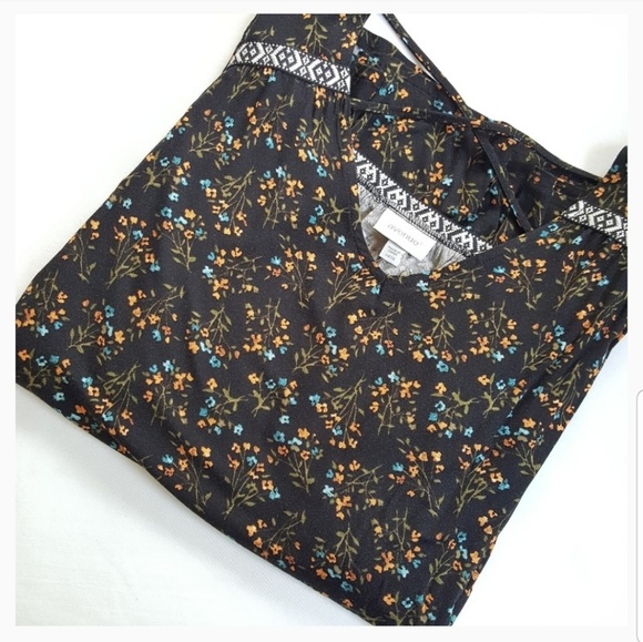 Avenue || 14/16 Plus Criss cross floral Top - Picture 5 of 6